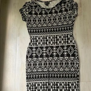 Bodycon Aztec dress black and white wet seal